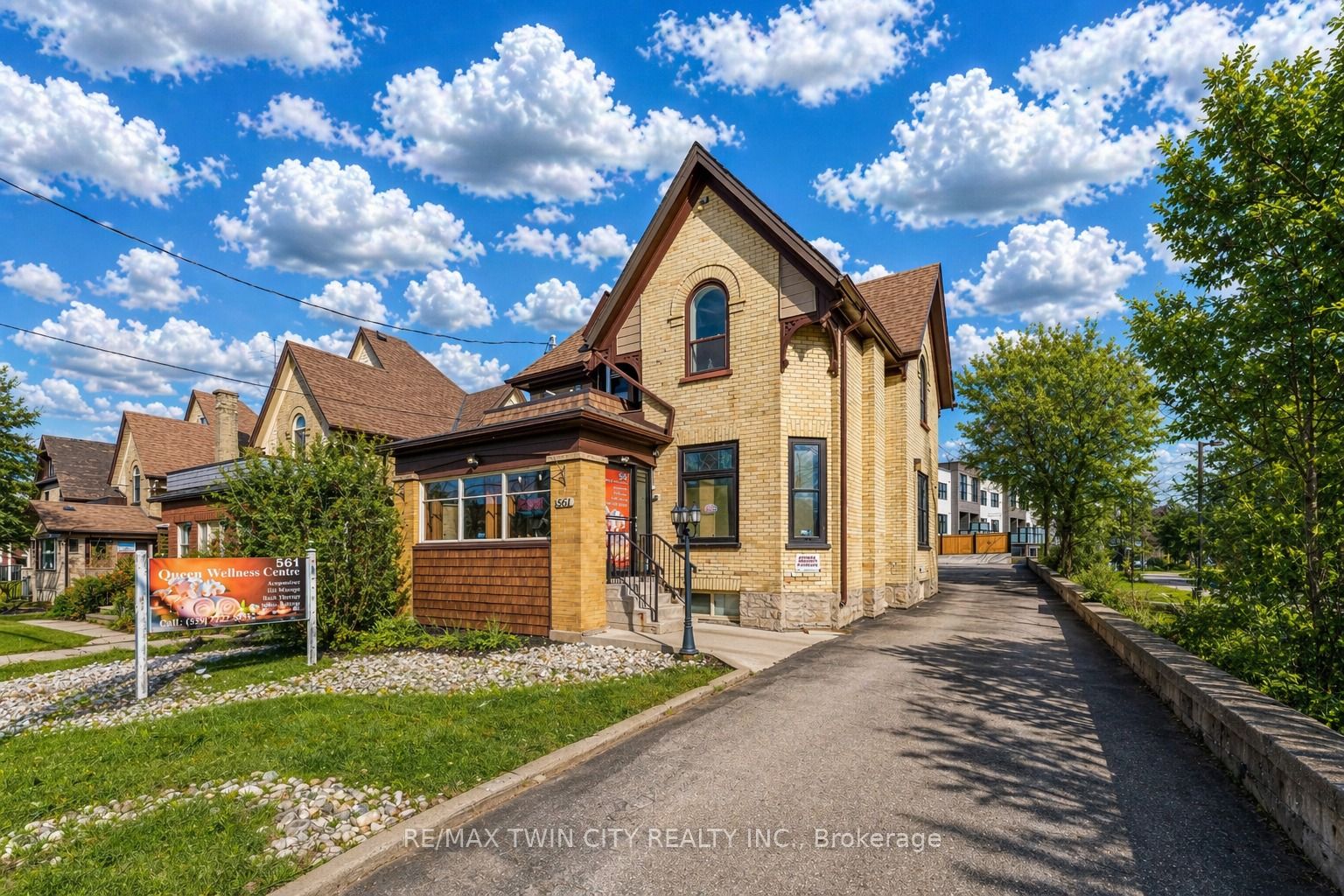 upper-561 Queen Street S, Kitchener, ON, N2G 1W9