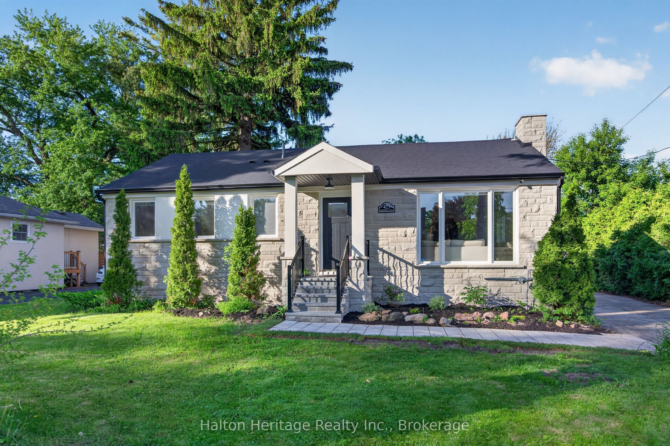 423 Smith Lane, Halton