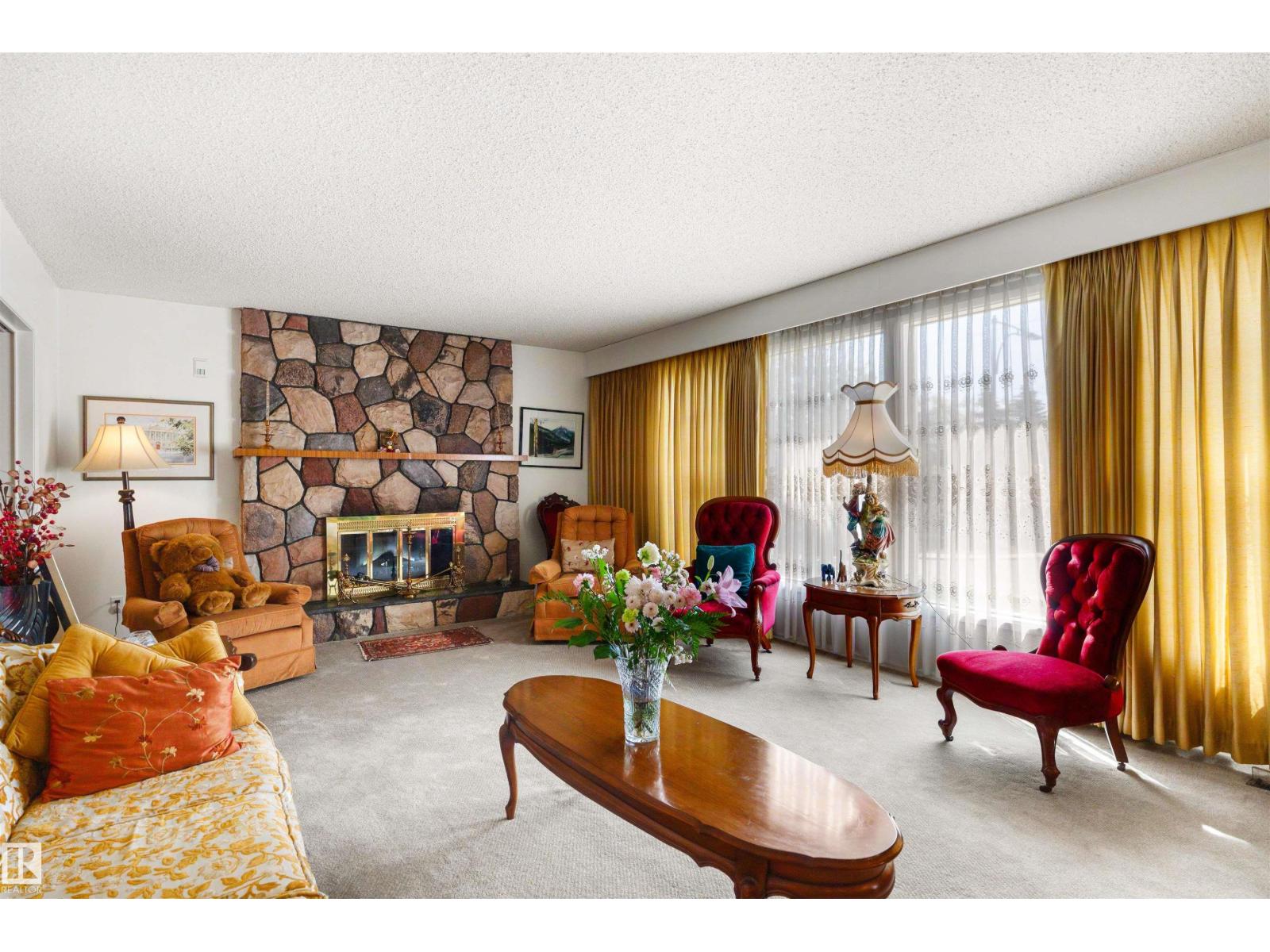 13504 81 Avenue NW, Edmonton, AB, T5R3N5 photo 4