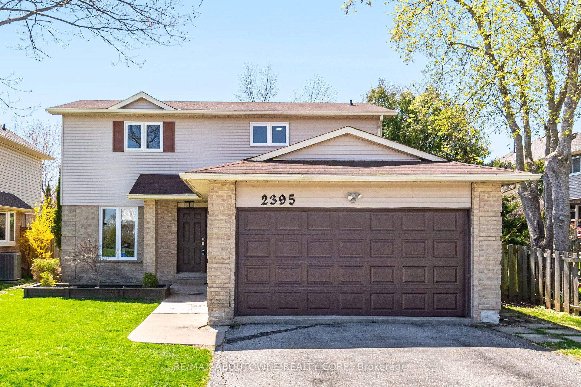 2395 Arnold Crescent, Burlington, ON, L7P 4J2