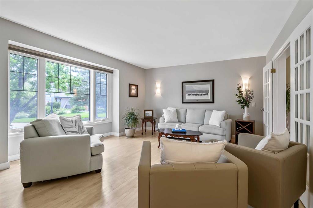 39 Canova Close SW, Calgary, AB, T2W 3P7 photo 4