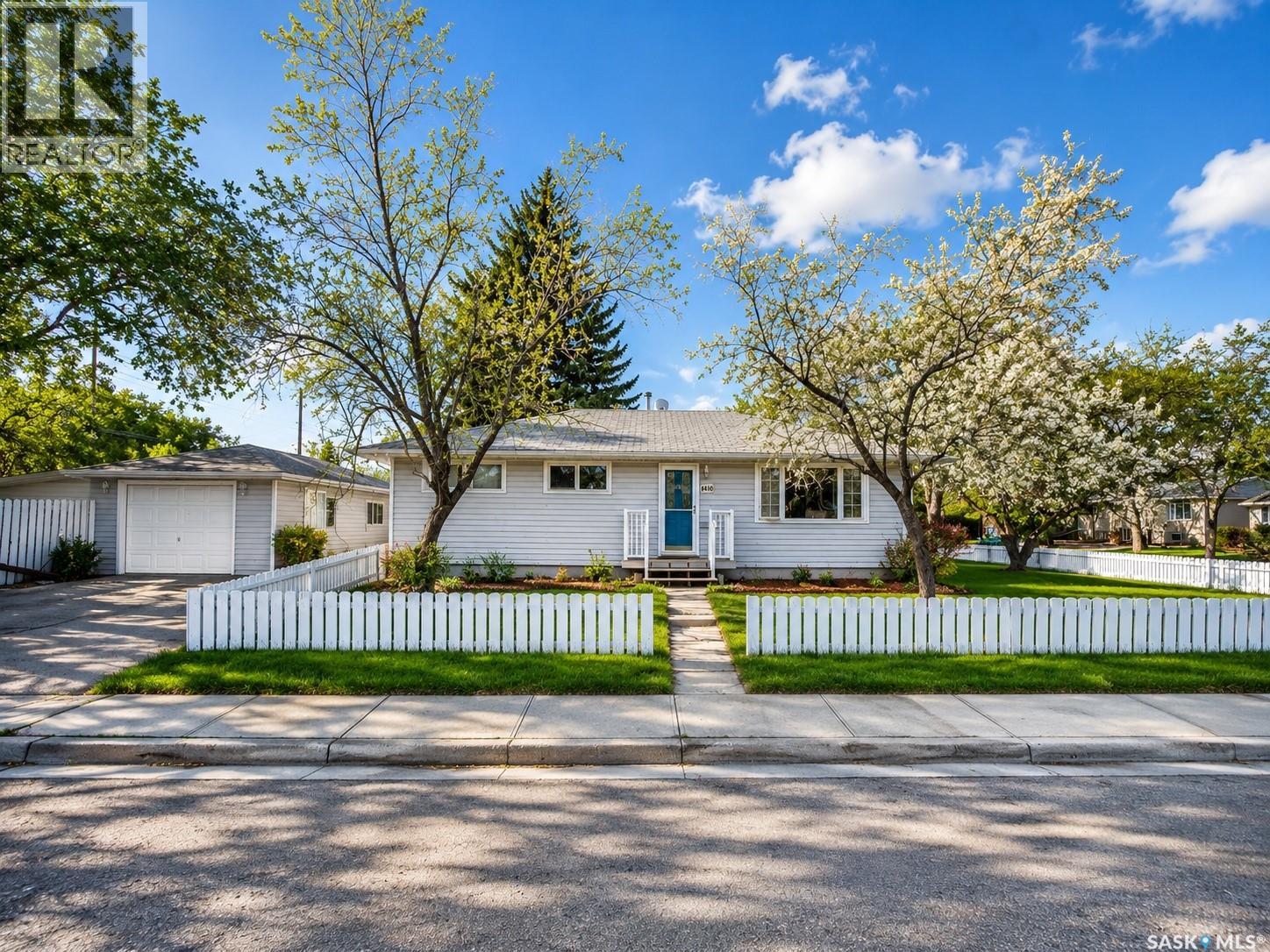 1410 4th Avenue N, Regina, SK, S4R0T1