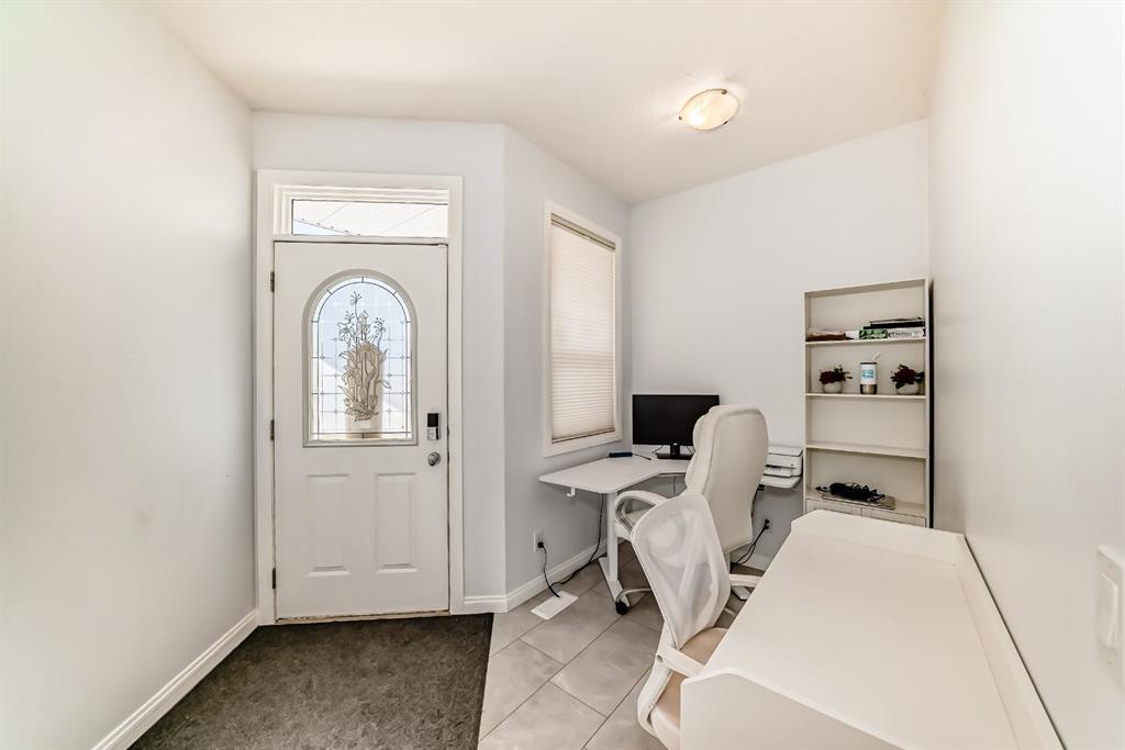 124 Royal Manor NW, Calgary, AB, T3G 5T6 photo 4