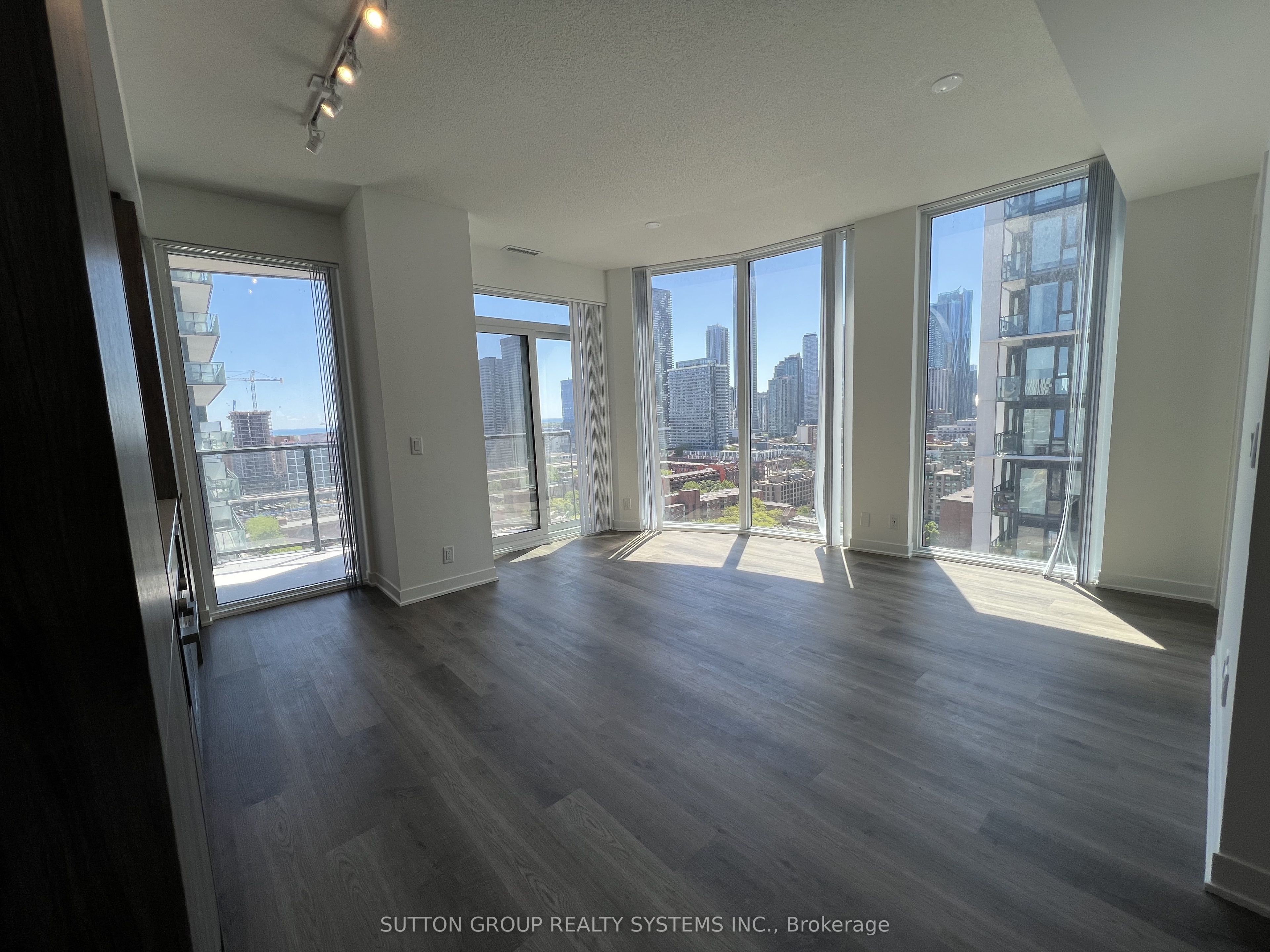 2210-180 Front Street E, Toronto, ON, M5A 0A9 photo 4