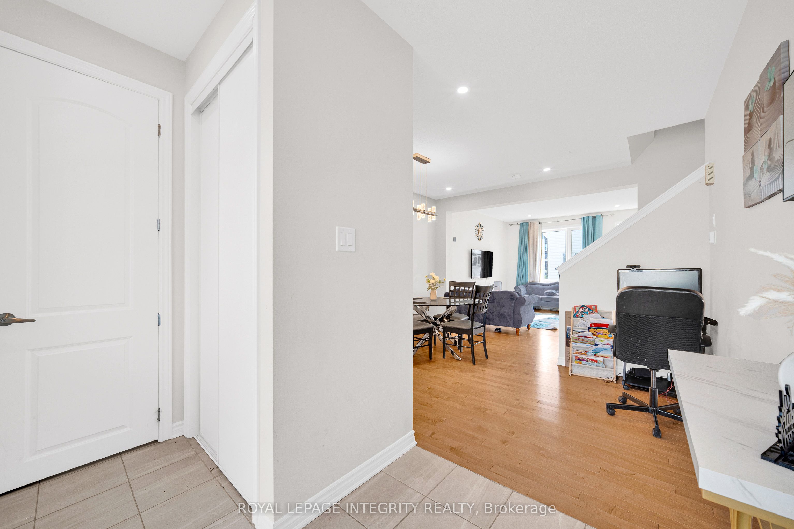 16 Focality Crescent, Ottawa, ON, K1M 0N3 photo 3