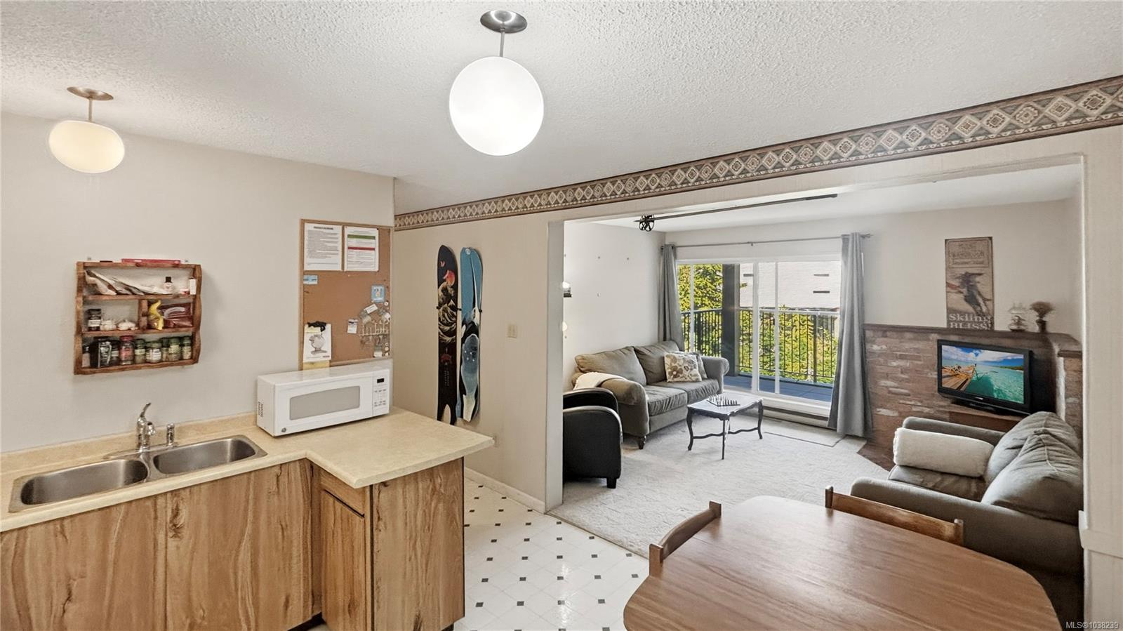 #106-695 Castle Crag Crescent, Courtenay, BC, V9J 1L0