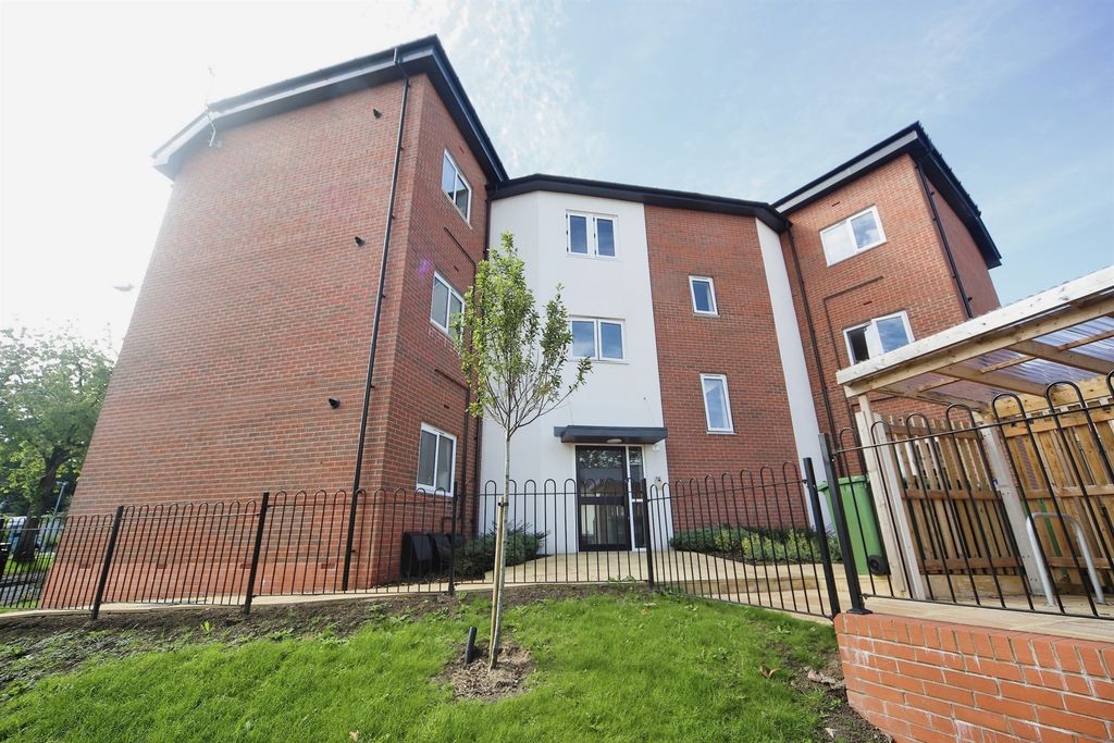 2 bed flat for saleEvesham Street, Redditch B97