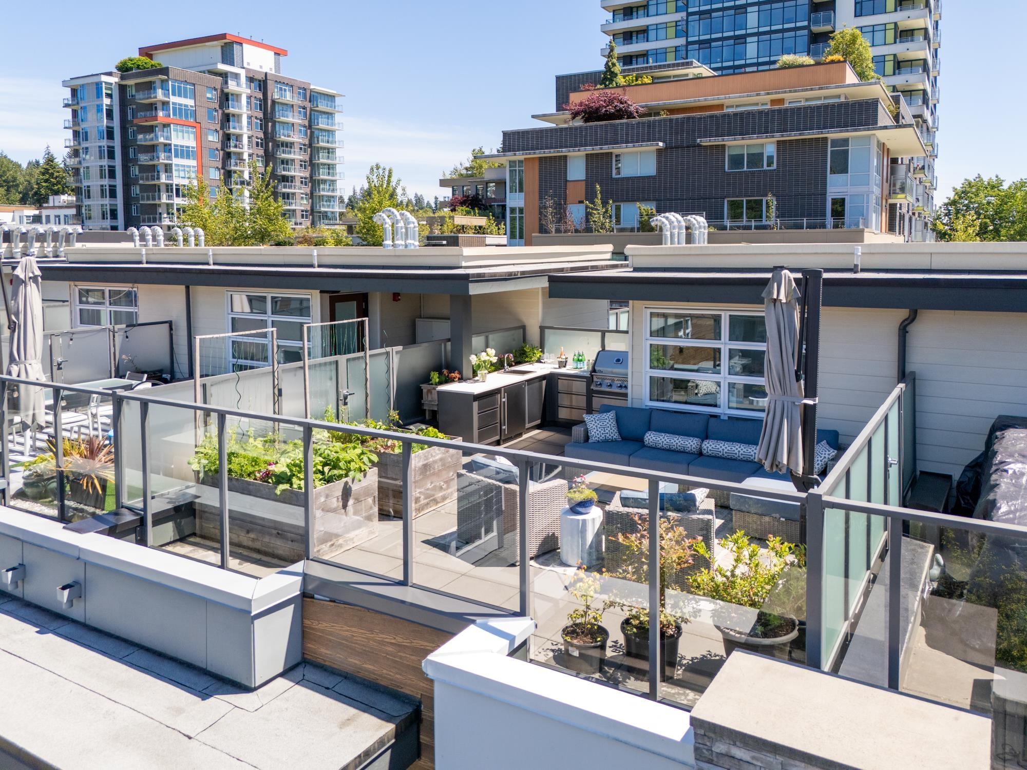 215-2060 Curling Road, North Vancouver, BC, V7P 0E1