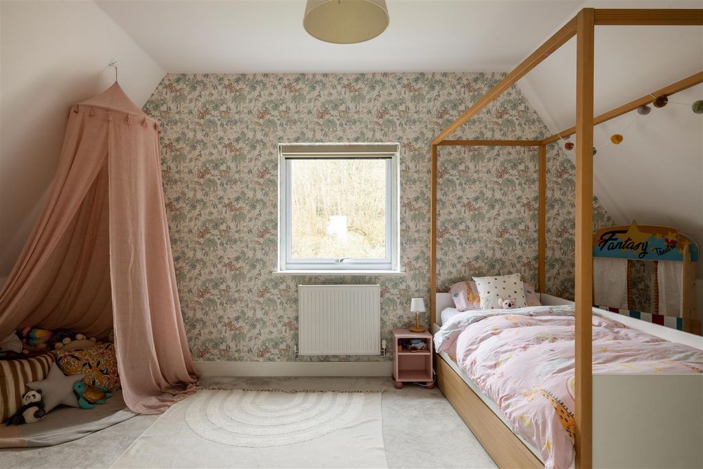 Additional image 20 of 4 bed link detached house for saleHawthorn Way, Redhill RH1