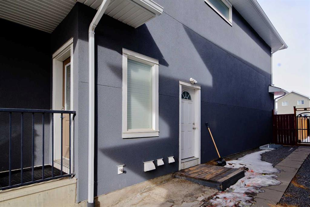 18 Redstone Manor NE, Calgary, AB, T3N0J5 photo 4