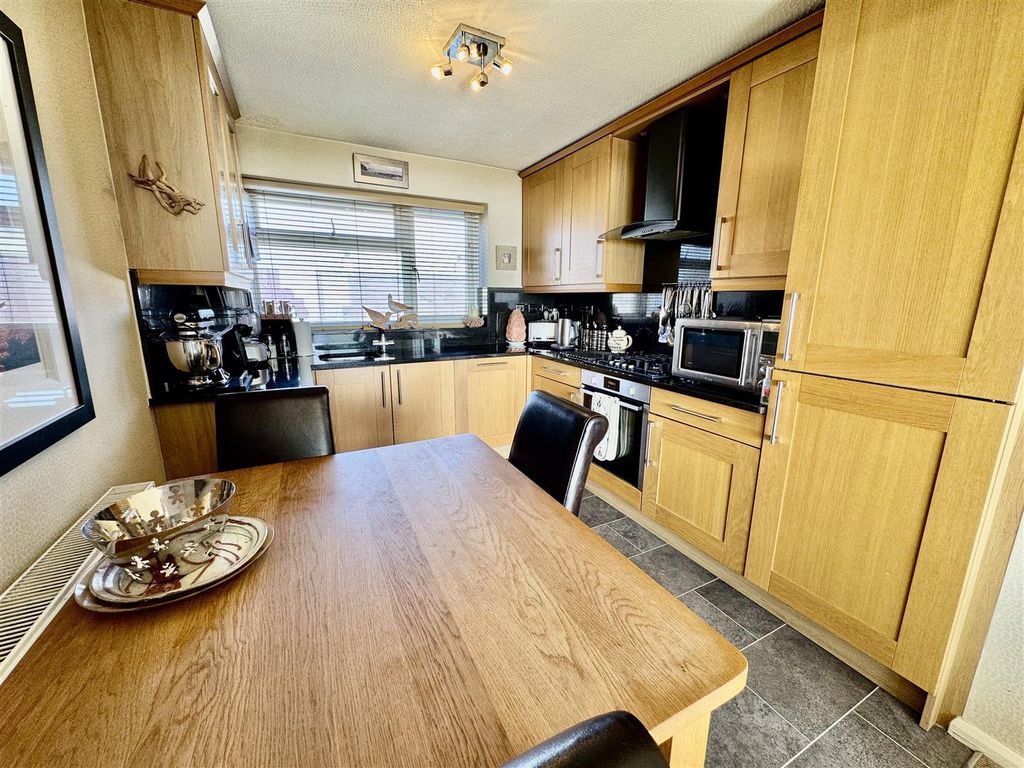 Additional image 5 of 3 bed town house for saleMin Y Mor, Pwllheli LL53