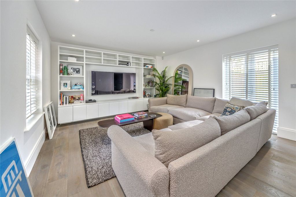 Additional image 13 of 6 bed detached house for saleViburnum Gate, Radlett, Hertfordshire WD7