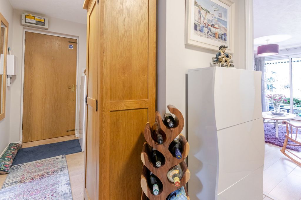 Additional image 14 of 2 bed flat for saleSalters Close, Rickmansworth WD3