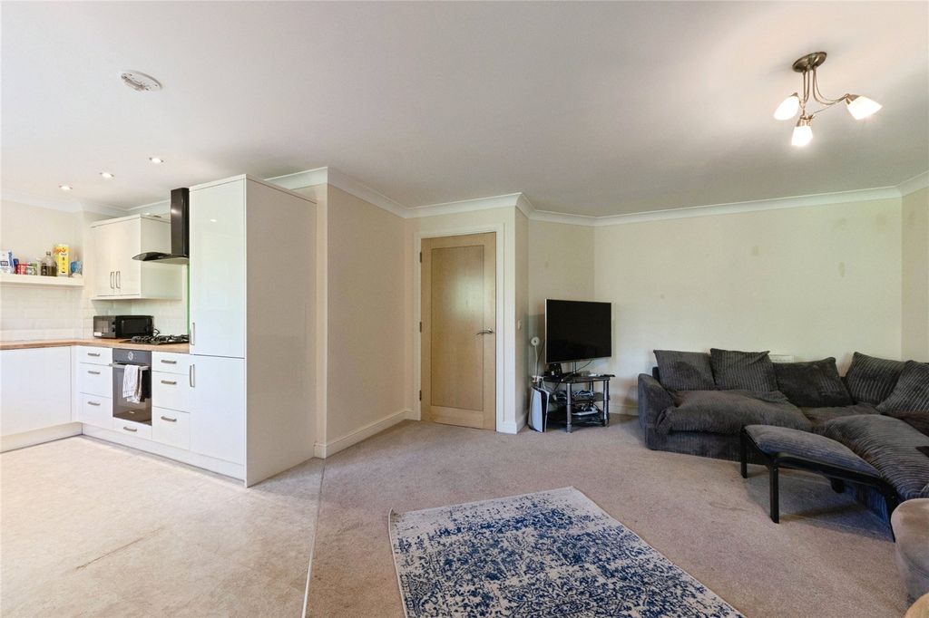 Additional image 17 of 2 bed flat for saleEvesham Road, Redditch, Worcestershire B97