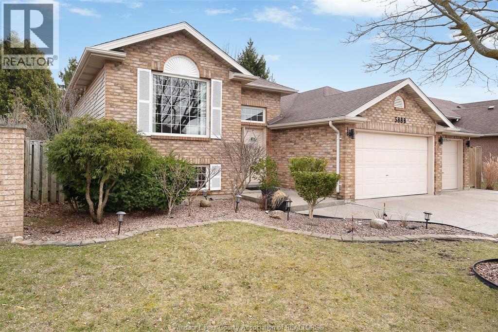 3888 Aristotle Crescent, Windsor, ON, N9G2N9 photo 2