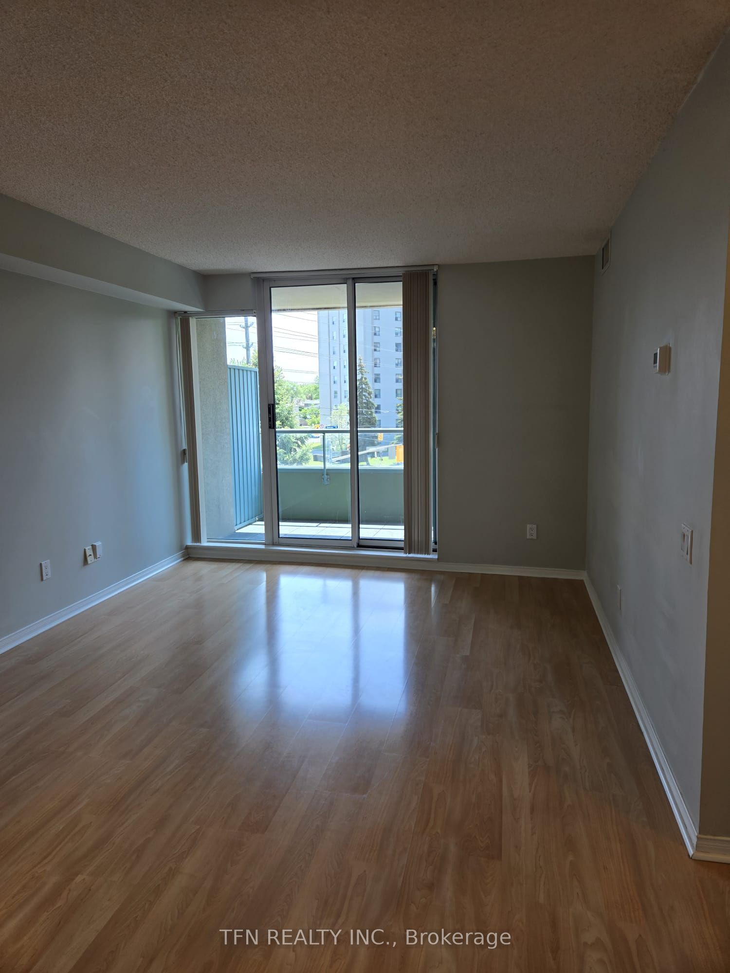 309-1 Emerald Lane, Vaughan, ON, L4J 8N2 photo 3