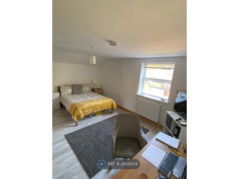 Hill Lane, Southampton SO15, Room to rent