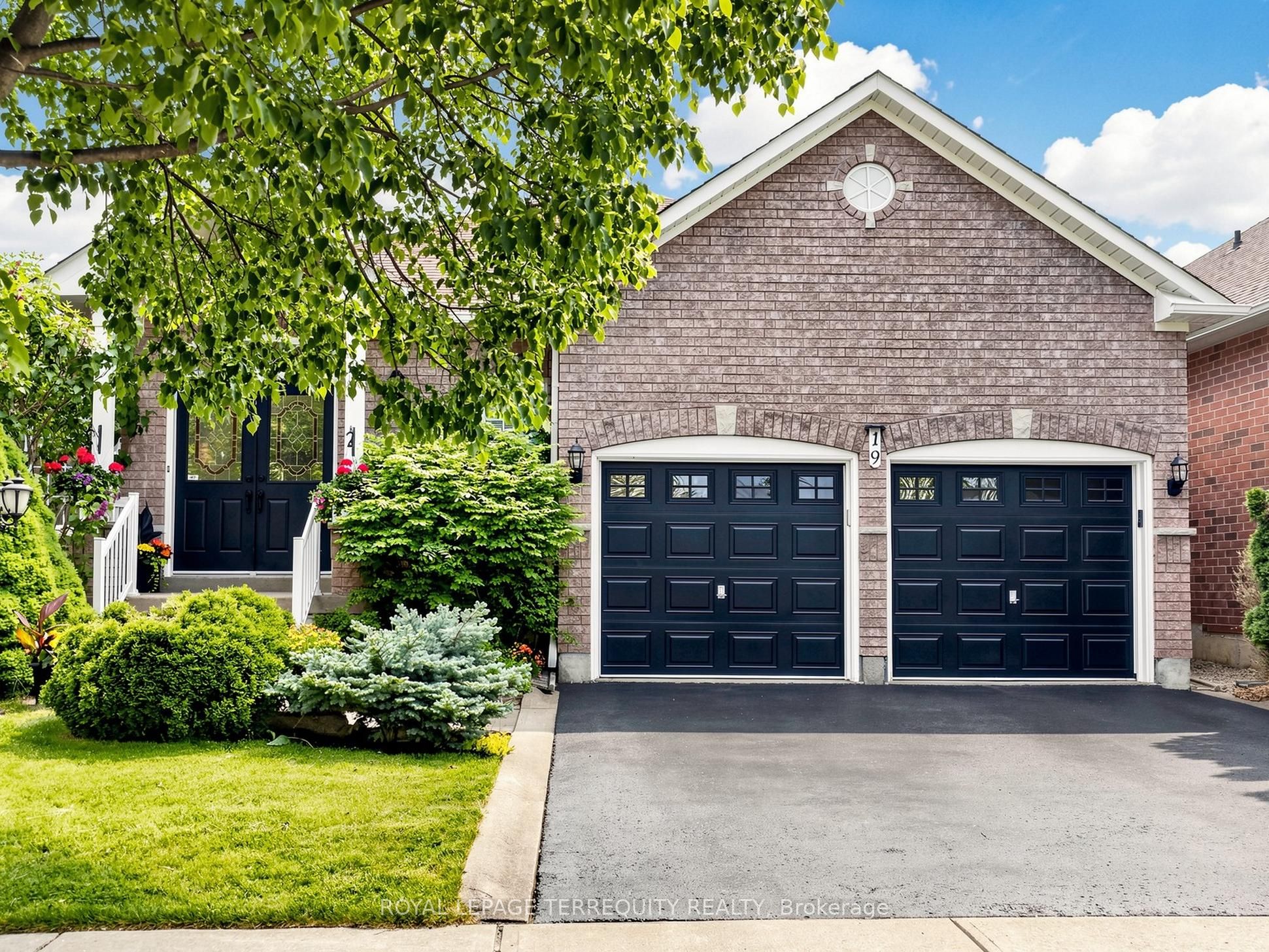 19 Johnson Crescent, Halton Hills, ON, L7G 6C9 photo 4
