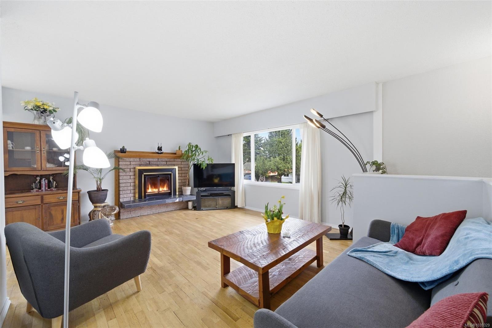 Additional image 4 of 2844 Rita Road, Langford, BC, V9B 4A1