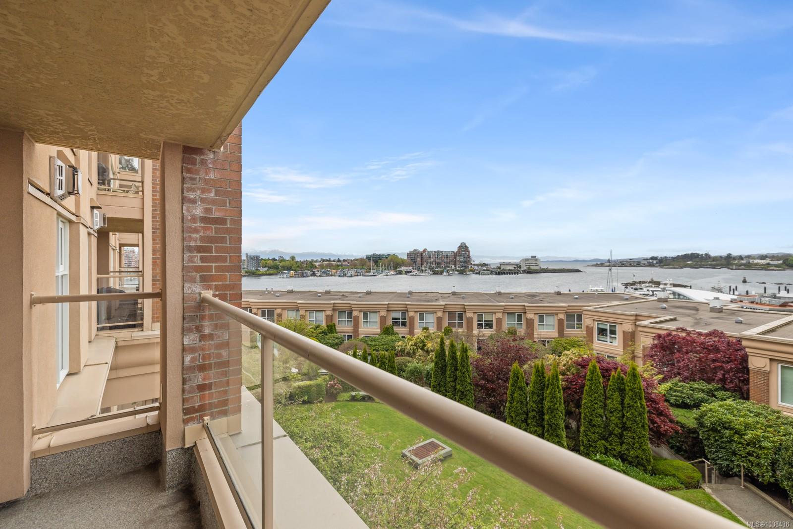 #306-75 Songhees Road, Victoria, BC, V9A 7M5 photo 2