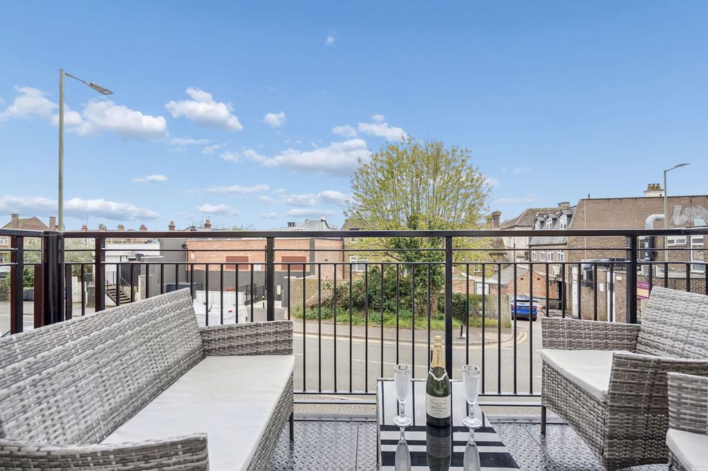 Additional image 16 of 2 bed flat for saleNorthway, Rickmansworth WD3