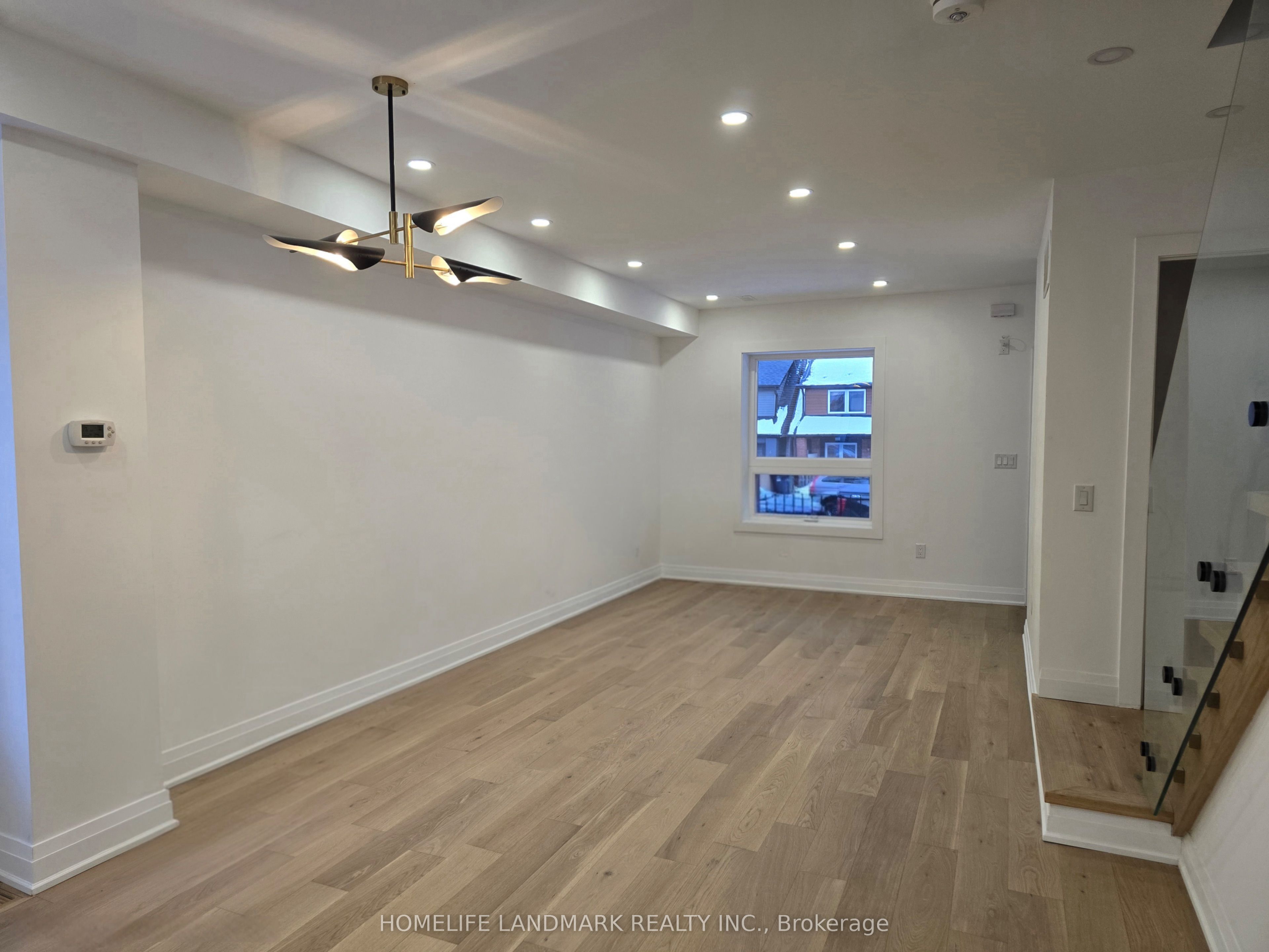 9 Alton Avenue, Toronto, ON, M4L 2M3 photo 4