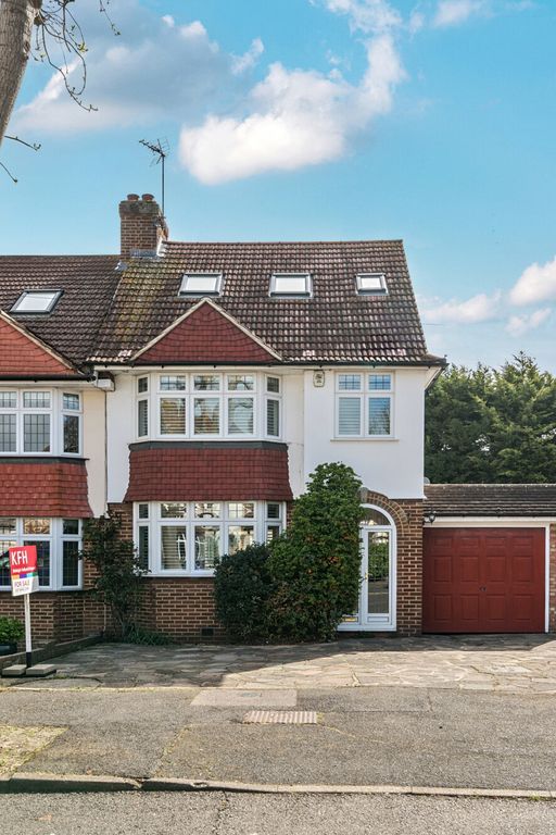 Additional image 20 of 4 bed semi-detached house for saleEverard Avenue, Hayes, Kent BR2
