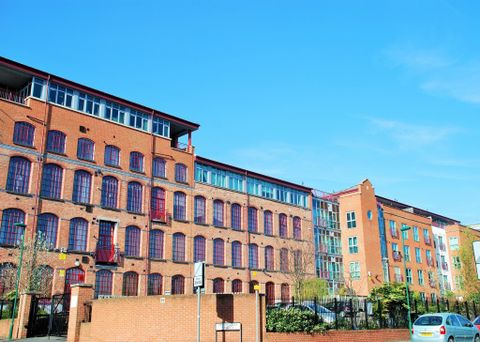 Portland Square, Radford NG7