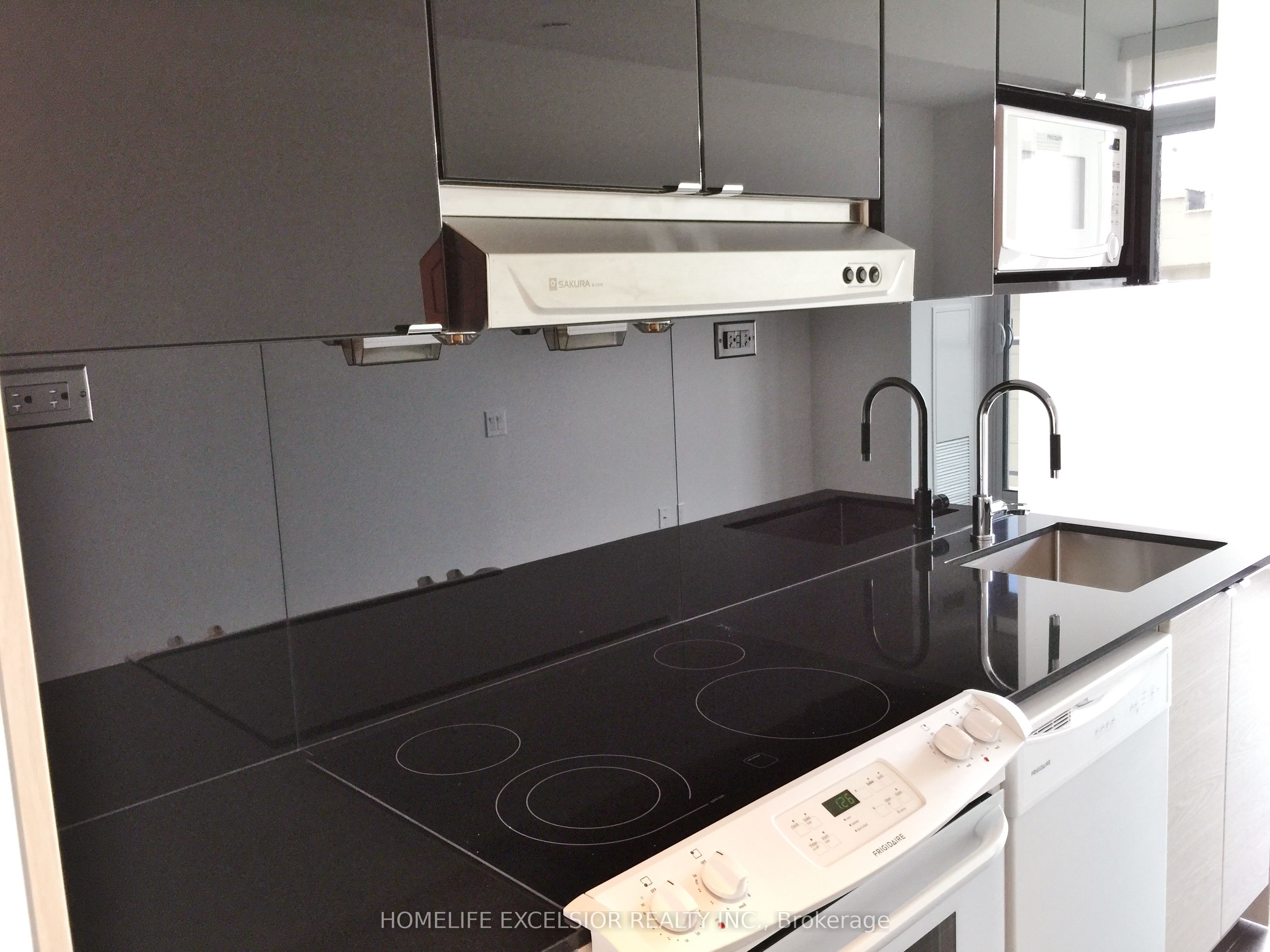 216-72 Esther Shiner Boulevard, Toronto, ON, M2K 0C4