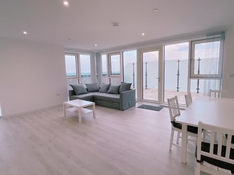 Prince Regent Road, Hounslow TW3