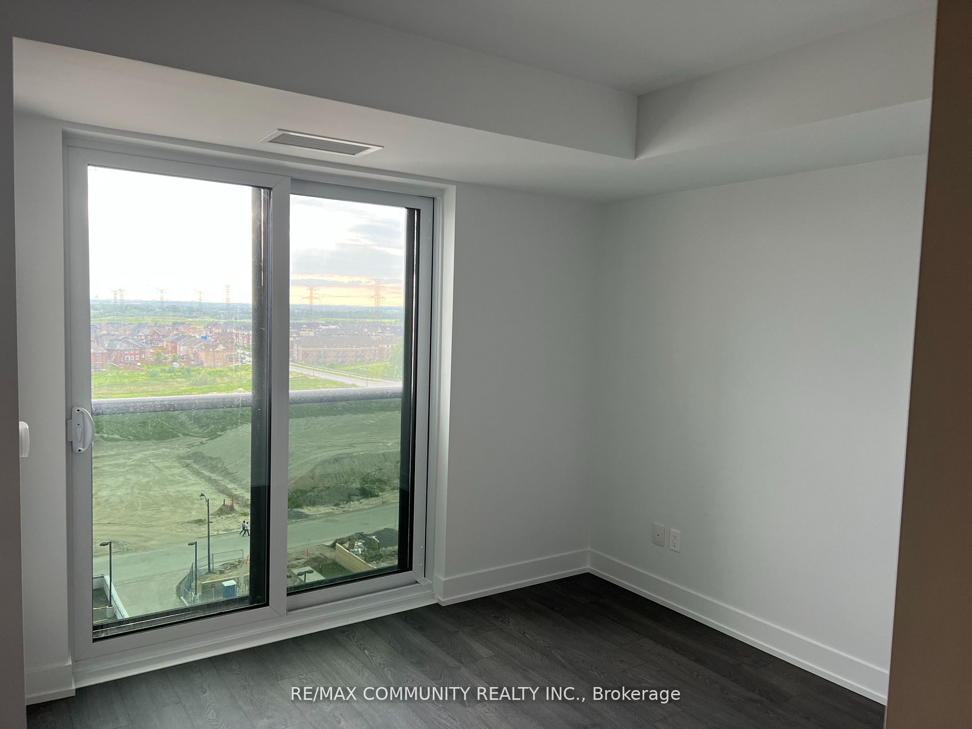 #903-2550 Simcoe Street N, Oshawa, ON, L1L 0R5 photo 5