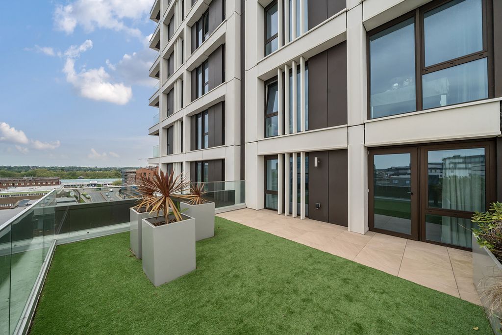 Additional image 16 of 2 bed flat for saleKings Road, Reading RG1