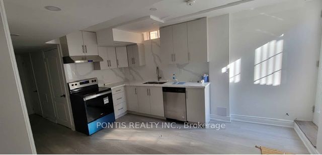 Lower Level-8 Chestermere Crescent S, Brampton, ON, L7A 2A4 photo 3