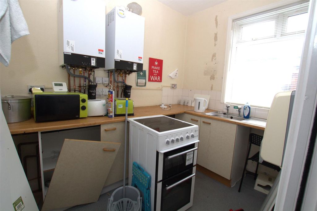 Additional image 9 of 6 bed terraced house for saleStation Road, Redcar TS10