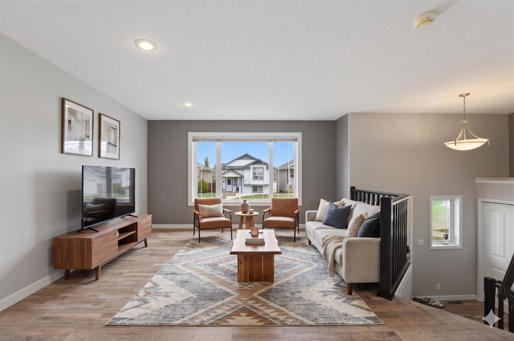 71 Long Close, Red Deer, AB, T4R 0J4 photo 4