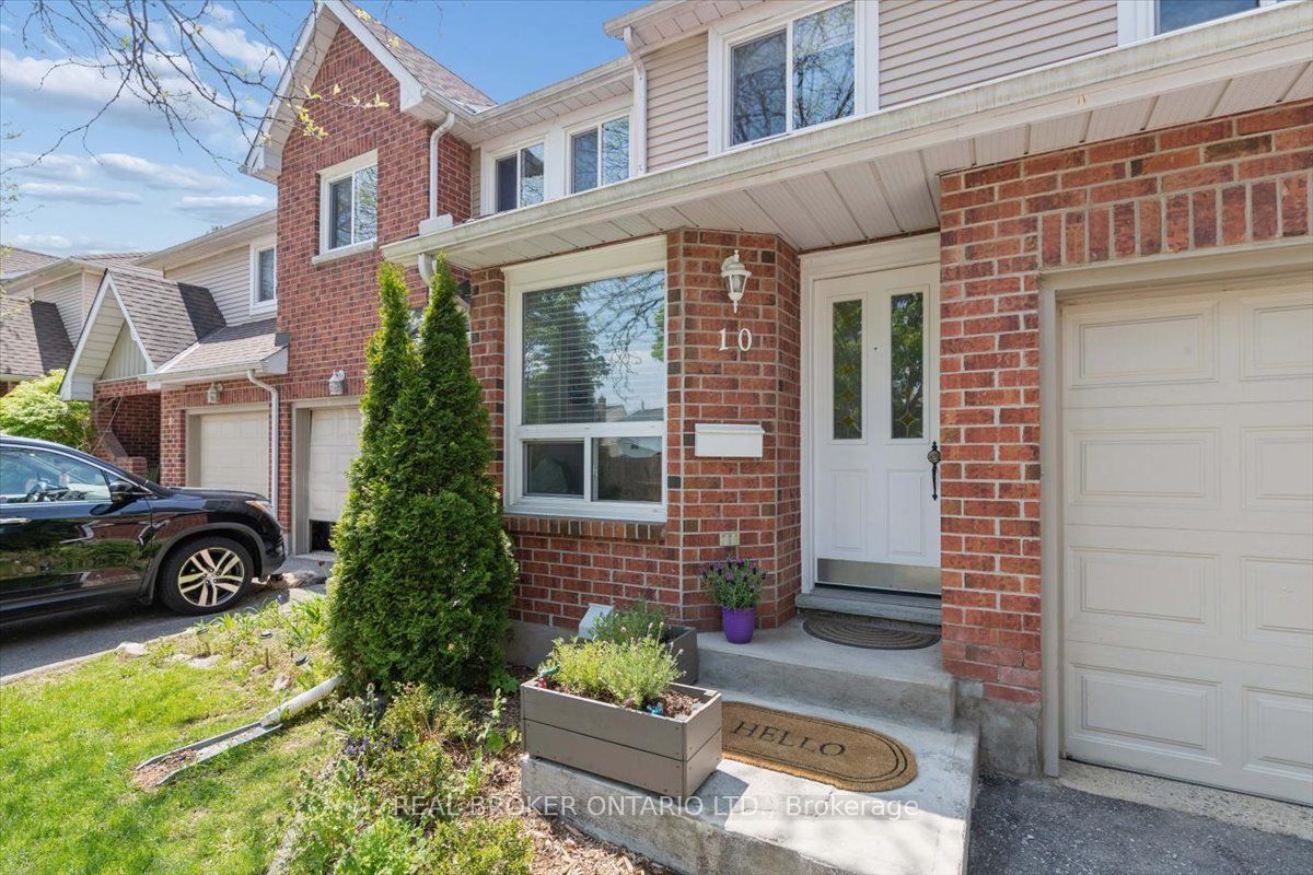 10-180 Highland Crescent, Kitchener, ON, N2M 5K5 photo 2