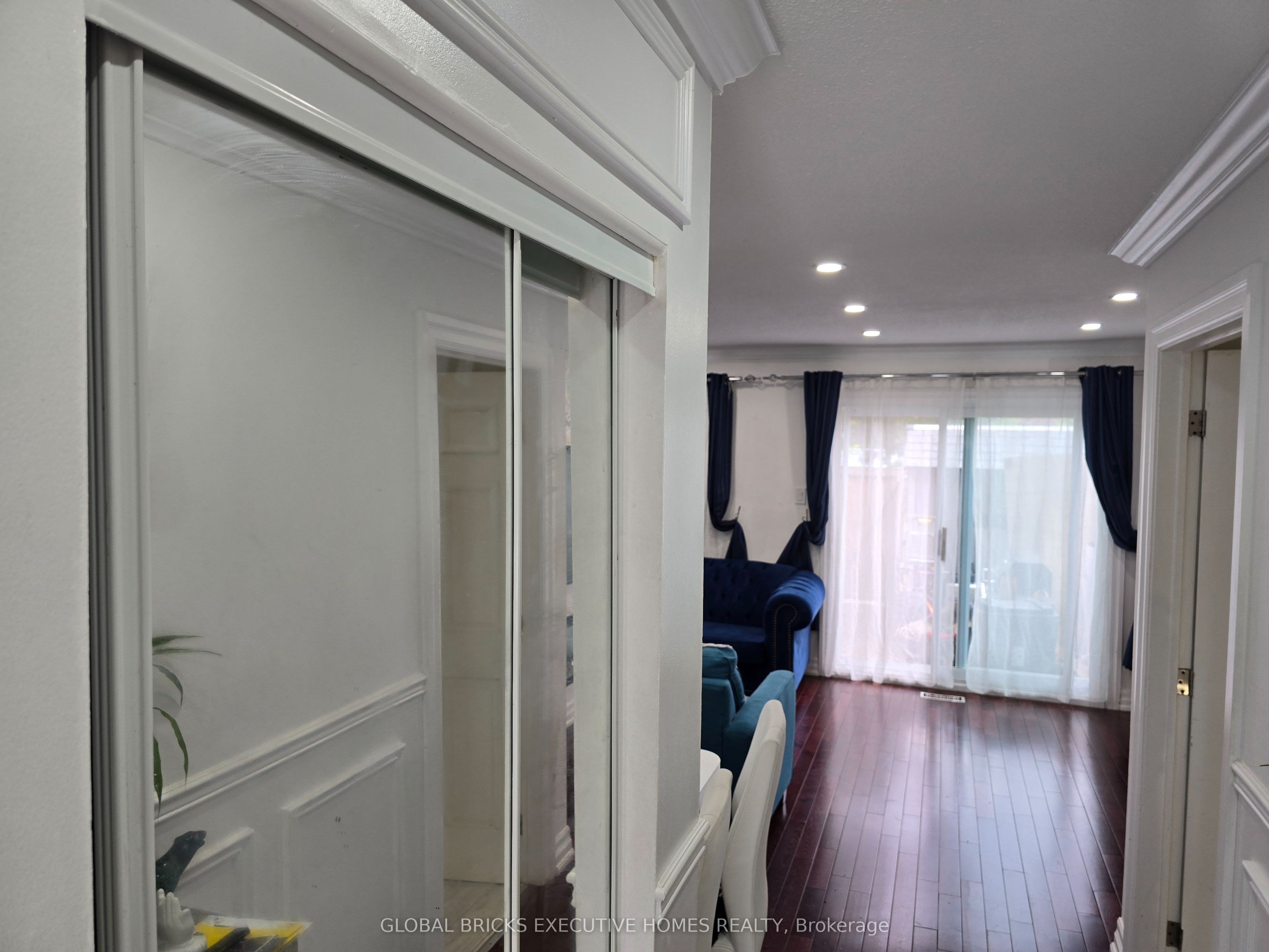 34-57 Hansen Road N, Brampton, ON, L6V 3C6 photo 3