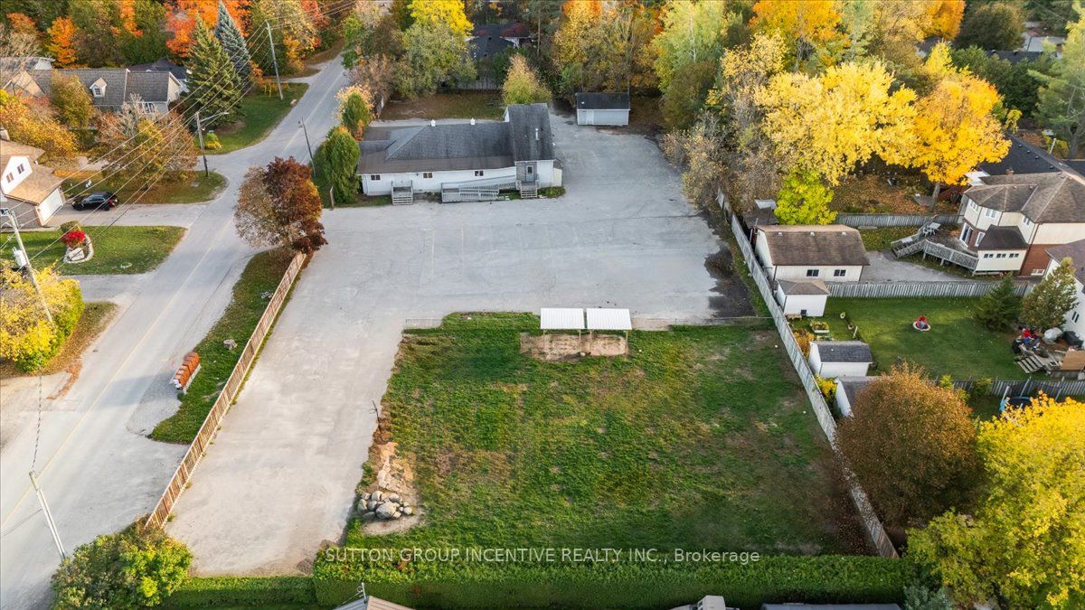 2044 25th Side Road, Innisfil, ON, L9S 1Z2