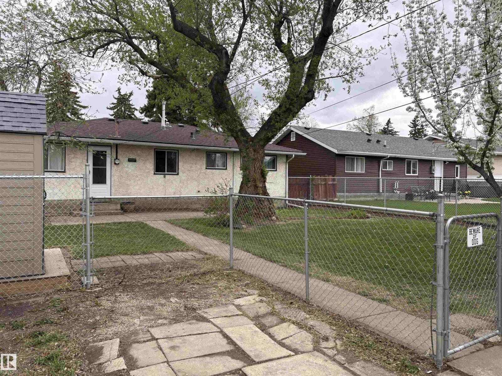 13023 90 Street NW, Edmonton, AB, T5E3M4 photo 2