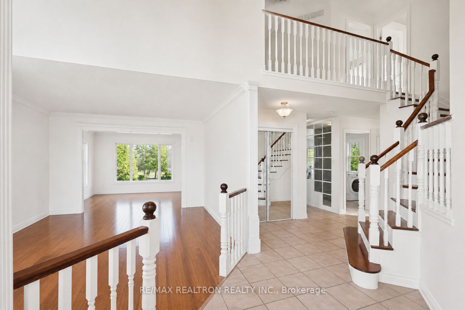 11 Redtail Crescent, Hamilton, ON, L9B 2R6 photo 4