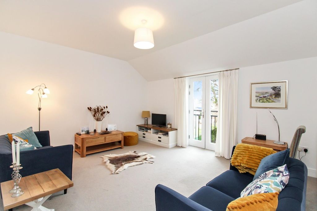 2 bed flat for saleLocker Lane, Ripon HG4 photo 4