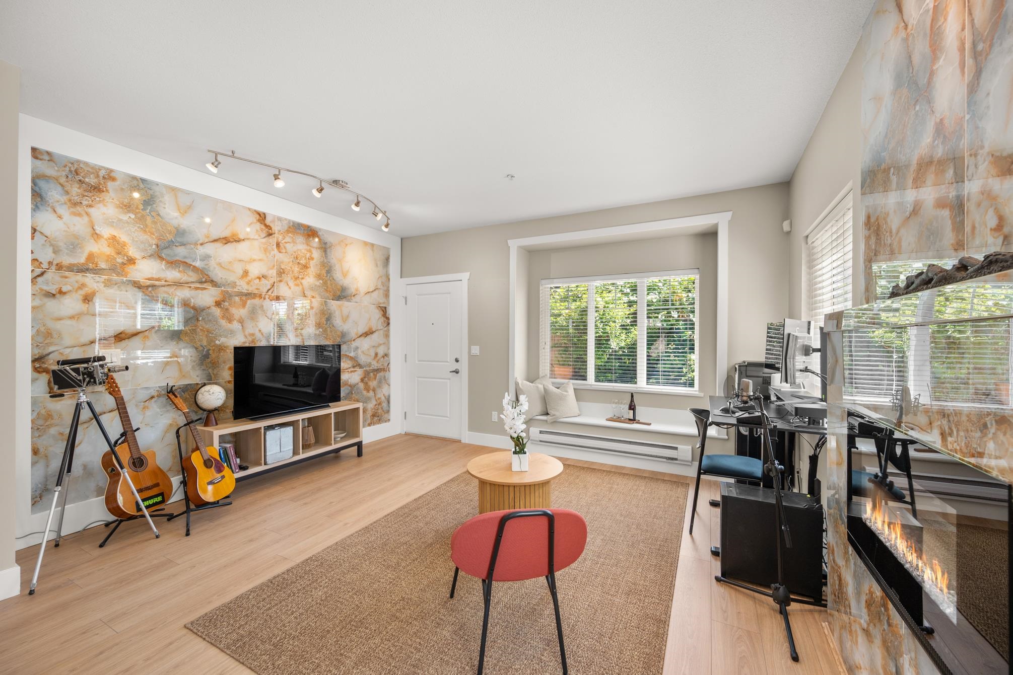 111-368 Ellesmere Avenue, Burnaby, BC, V5B 3S9 photo 3