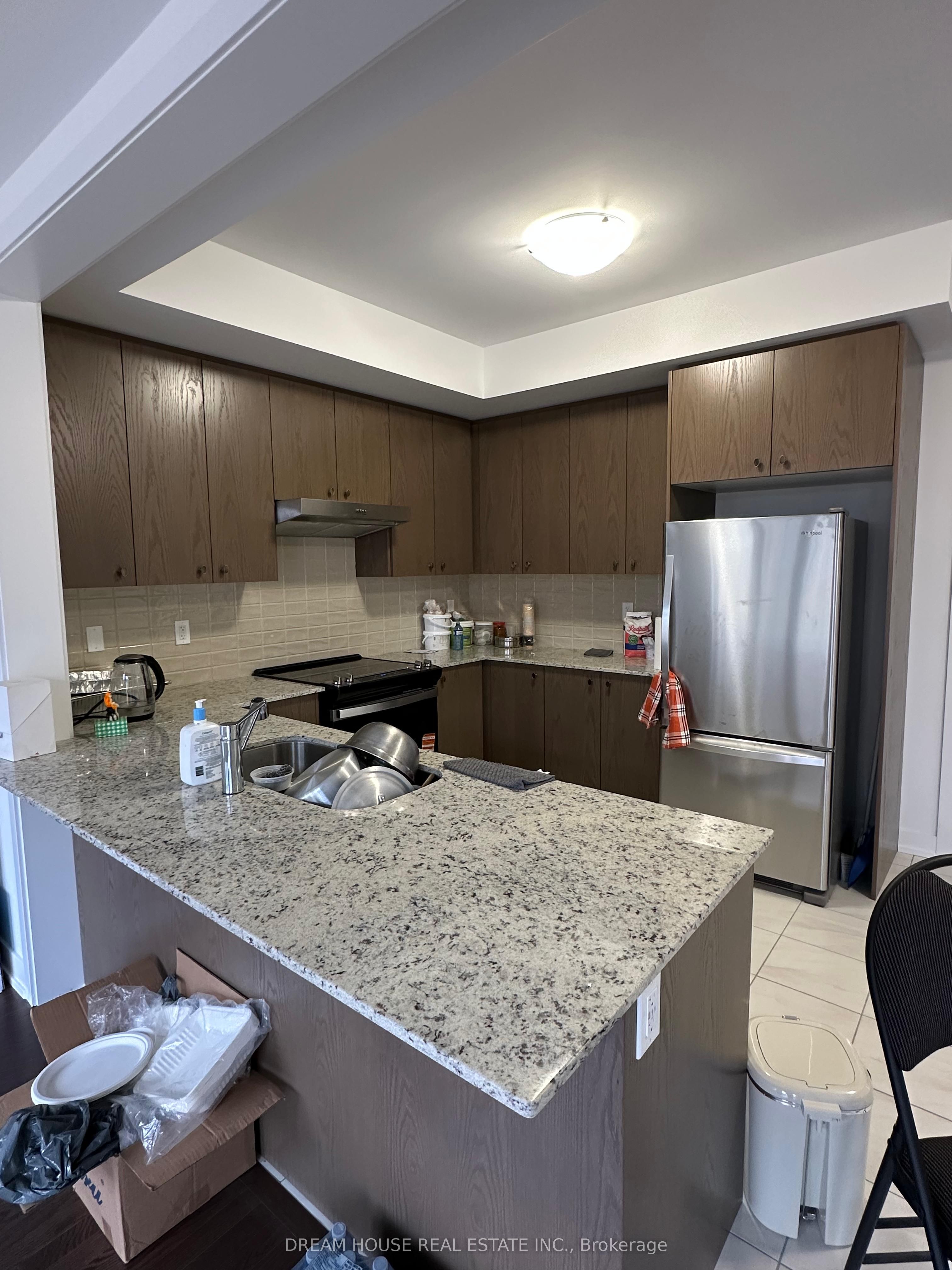 Main-27 Deer Ridge Crescent, Whitby, ON, L1P 0P3 photo 4