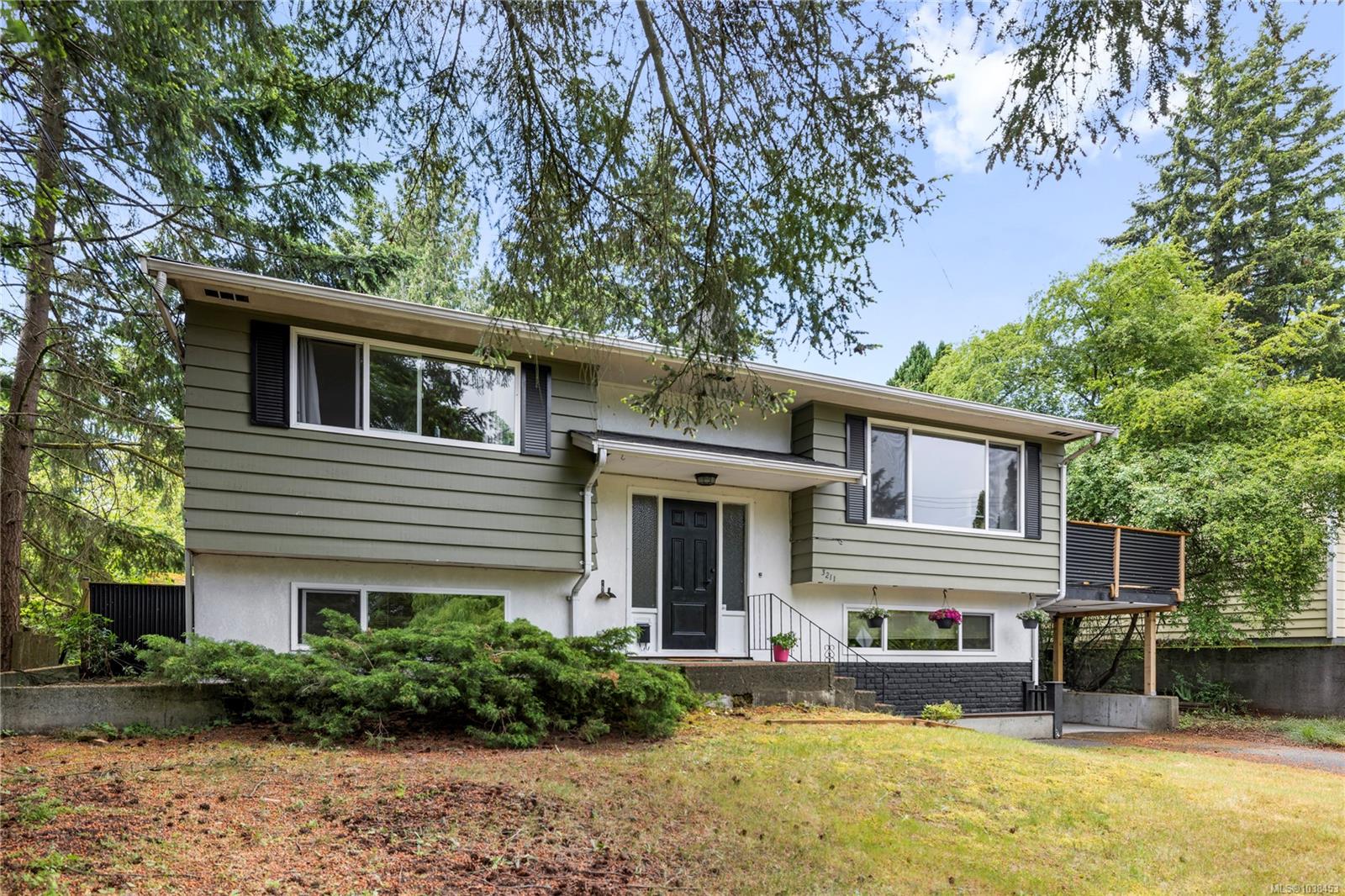 3211 Uplands Drive, Nanaimo, BC, V9T 2T2