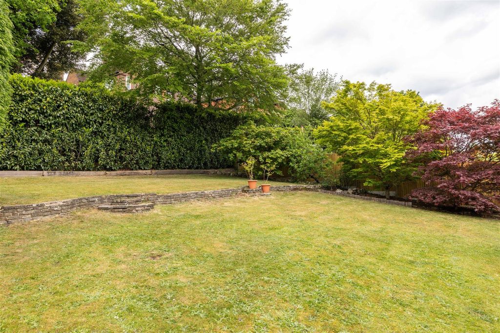 Additional image 30 of 4 bed detached house for saleDevon Crescent, Redhill RH1