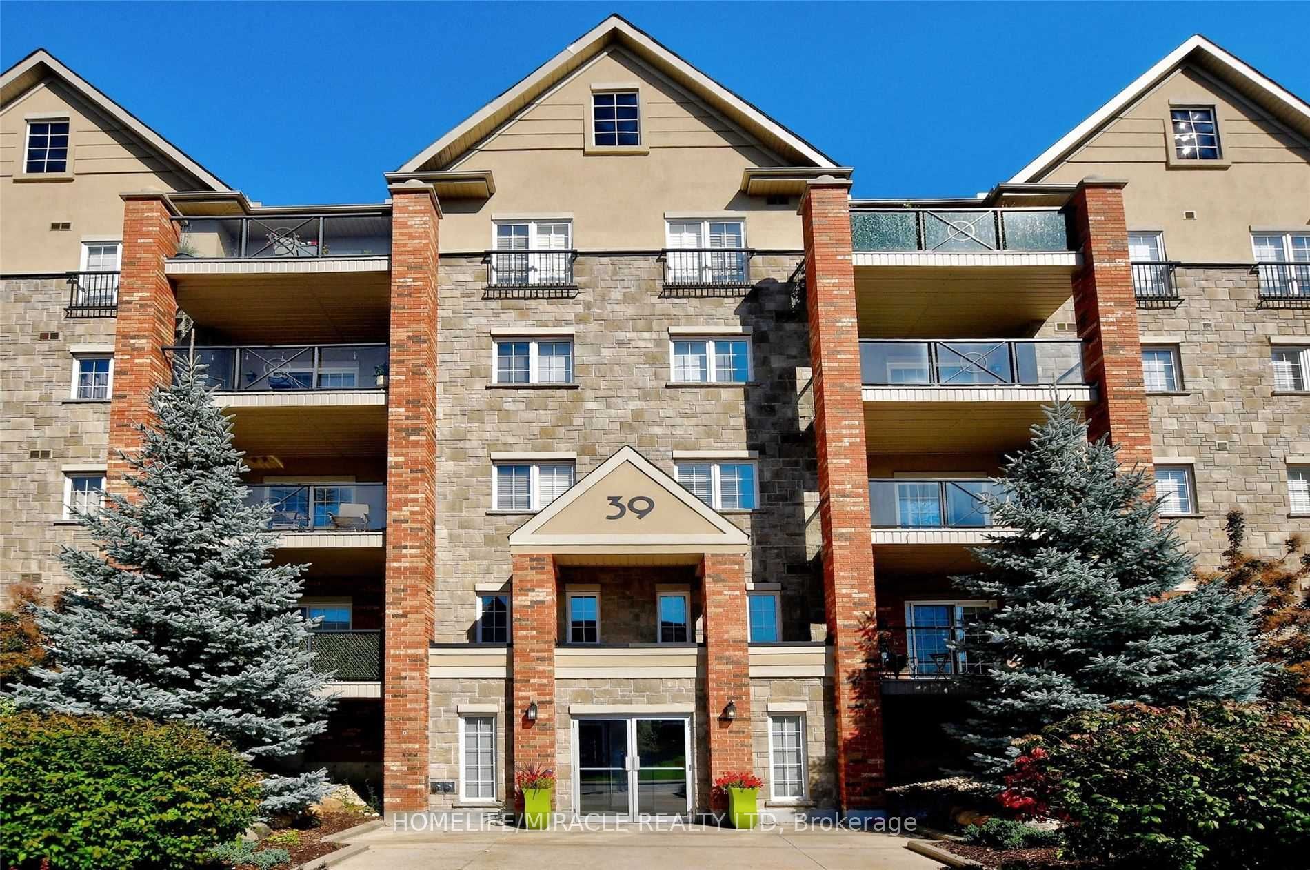 303-39 Ferndale Drive S, Barrie, ON, L4N 5W9
