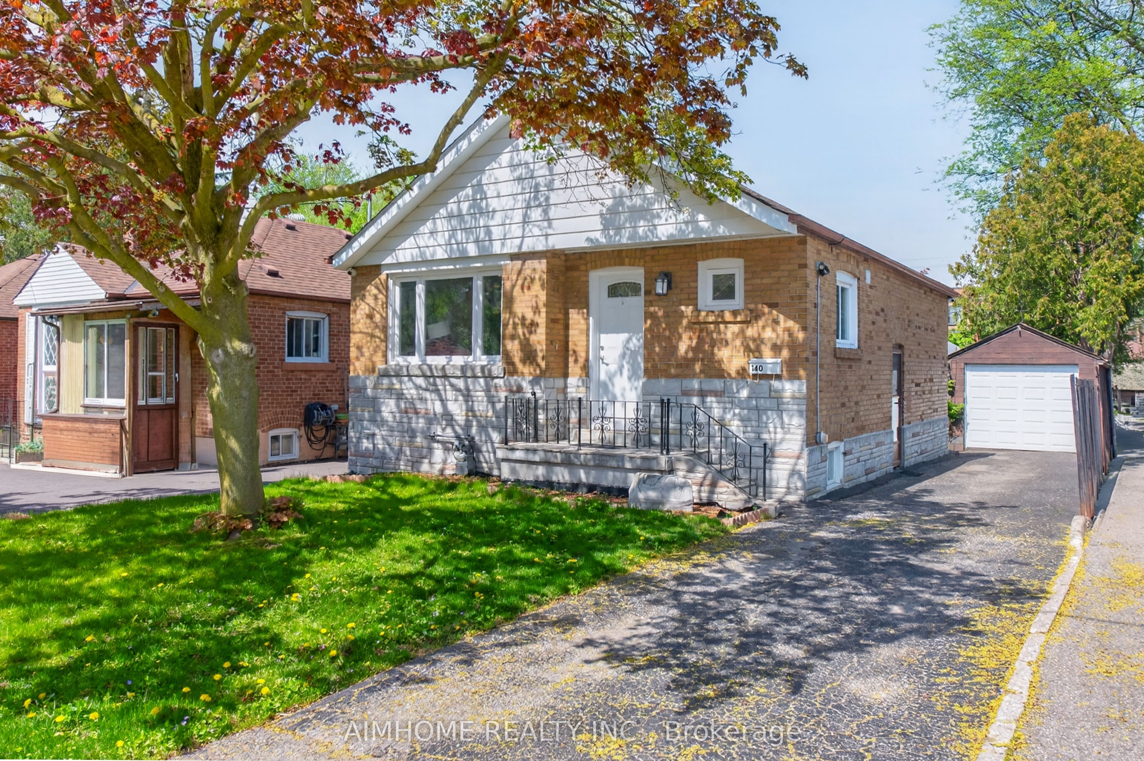 140 Meighen Avenue, Toronto, ON, M4B 2H9