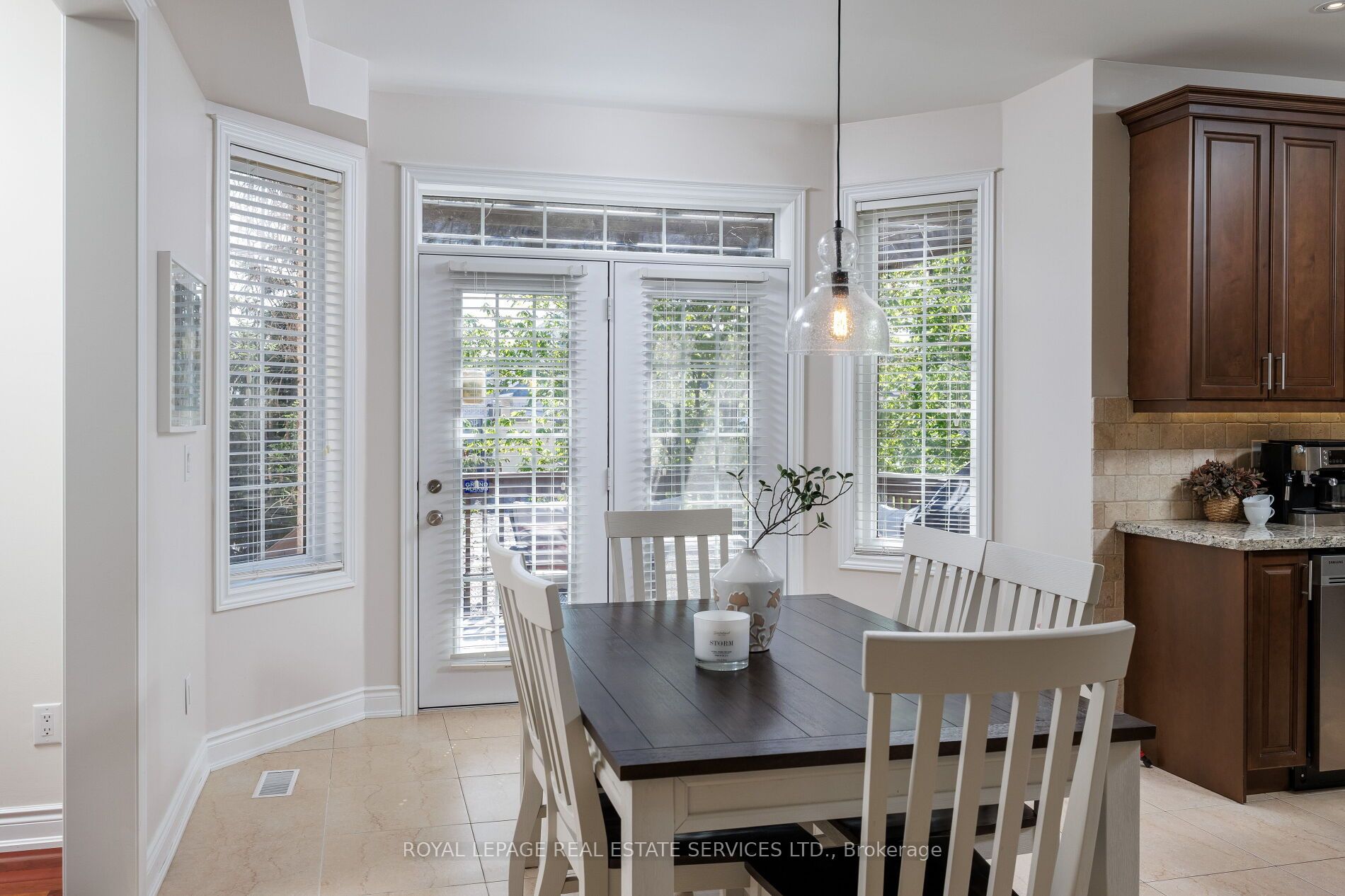 147 Innville Crescent, Oakville, ON, L6L 0B8 photo 3