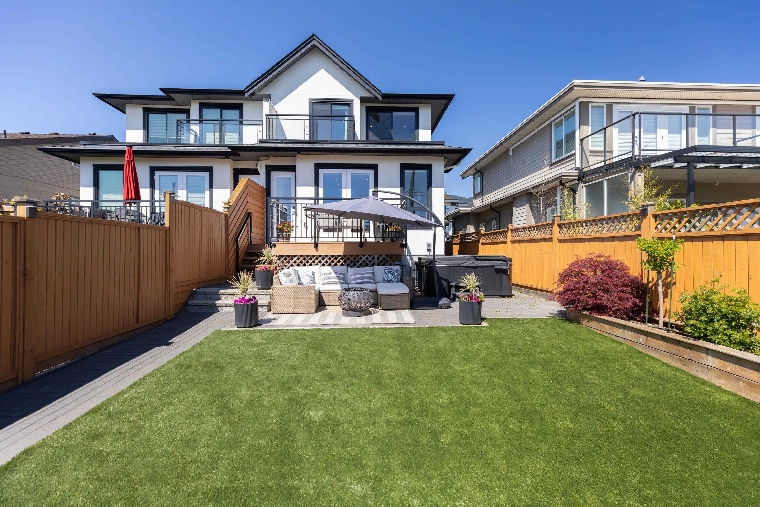 215 22nd Street E, North Vancouver, BC, V7L 3C5