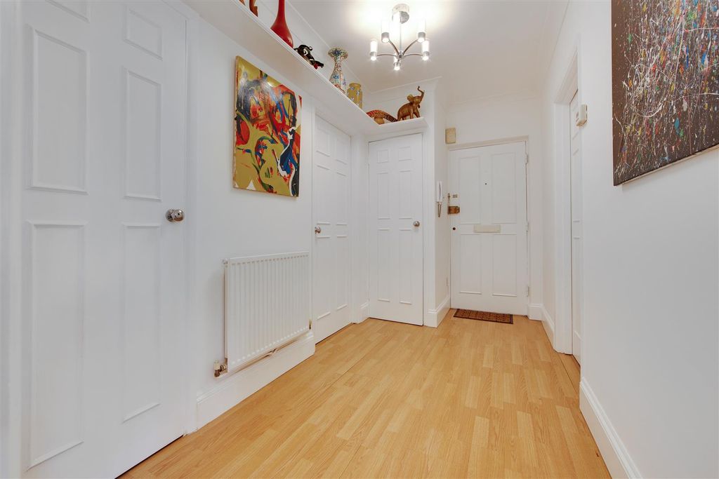 Additional image 7 of 1 bed flat for saleBrook Court, Watling Street, Radlett WD7